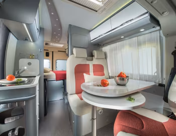 Інтэр'ер 2015–18 Adria Twin 600 SP '2014–18