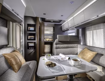 Interior 2019 Adria Matrix Plus 670 SC '2018–19