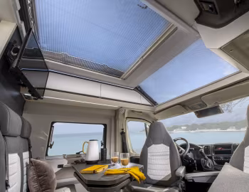 Інтэр'ер 2023 Adria Twin Supreme 600 SX '2022–23