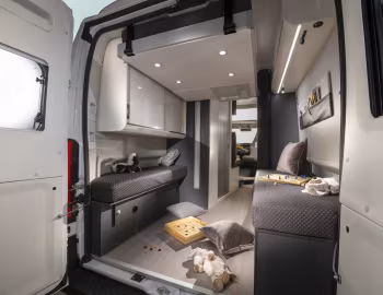 Інтэр'ер 2023 Adria Twin Supreme 600 SX '2022–23