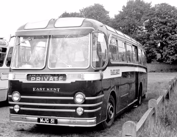 AEC Reliance MU3RV Beadle [UK-spec] (C32C) '1957
