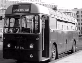 AEC Regal IV 9821LT Metro-Cammell [UK-spec] (B35F) '1951