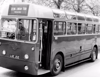 AEC Regal IV 9821LT Metro-Cammell [UK-spec] (B35F) '1951