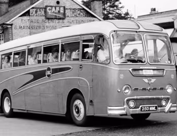 AEC Reliance MU3RV Duple Britannia [UK-spec] (C43F) '1958