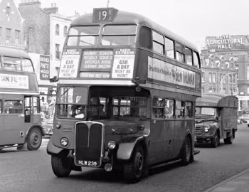 AEC Regent III O961 Park Royal [UK-spec] (H30/26R) '1947–54