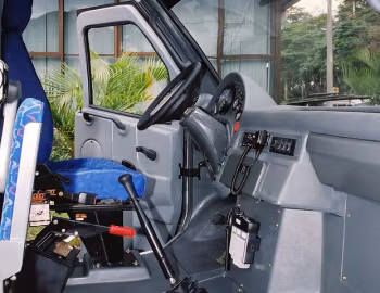 Interior Agrale Furgovan 6000 '10.2001–11