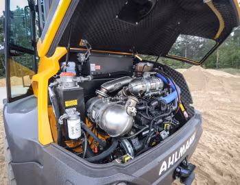 Under The Hood Ahlmann AZ 150f