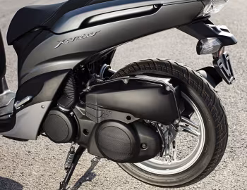 Sous la capuche Yamaha Xenter 125 '2017–pr.