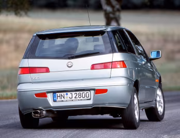 Alfa Romeo 145 Quadrifoglio (930A) '1999–2000
