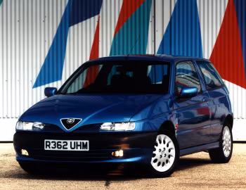 Alfa Romeo 145 [UK-spec] (930A) '1994–99