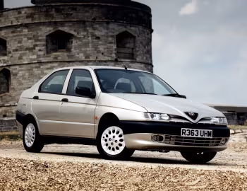 Alfa Romeo 146 [UK-spec] (930B) '1995–99