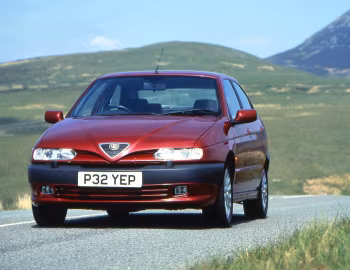 Alfa Romeo 146 Ti [UK-spec] (930B) '1996–99