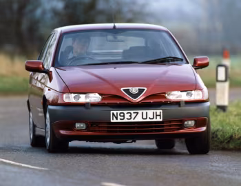 Alfa Romeo 146 Ti [UK-spec] (930B) '1996–99
