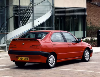 Alfa Romeo 146 Ti [UK-spec] (930B) '1996–99