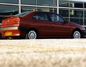 Alfa Romeo 146 Ti [UK-spec] (930B) '1996–99
