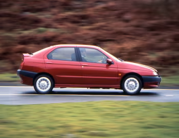 Alfa Romeo 146 Ti [UK-spec] (930B) '1996–99