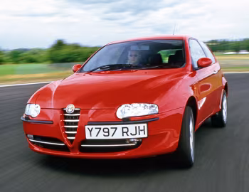 Alfa Romeo 147 3-door [UK-spec] (937A) '2001–04