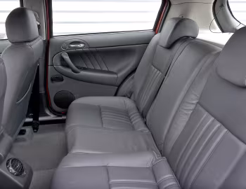 Інтер'єр Alfa Romeo 147 5-door [UK-spec] (937B) '2005–06