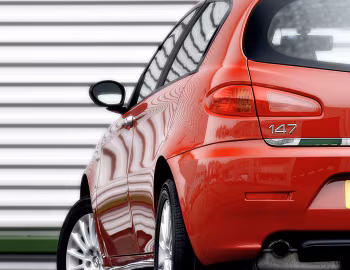 Alfa Romeo 147 5-door [UK-spec] (937B) '2005–06