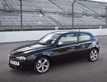 Alfa Romeo 147 Q2 3-door [UK-spec] (937A) '2007–08