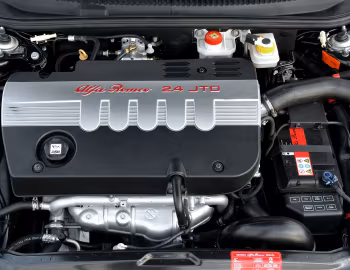 Sous la capuche Alfa Romeo 156 [South Africa] (932A) '2002–03