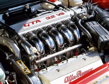 Sous la capuche Alfa Romeo 156 GTA [Worldwide] (932A) '2002–05