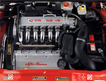 Sous la capuche Alfa Romeo 156 GTA [Worldwide] (932A) '2002–05