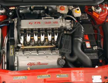 Sous la capuche Alfa Romeo 156 GTA [South Africa] (932A) '2003–05