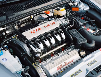 Sous la capuche Alfa Romeo 156 Sportwagon GTA [UK-spec] (932B) '2002–05