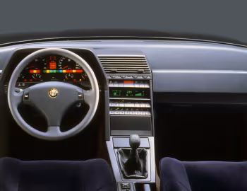 Panneau avant Alfa Romeo 164 '1987–92