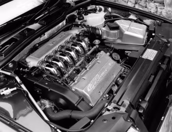 Sous la capuche Alfa Romeo 164 Super [UK-spec] '1992–95