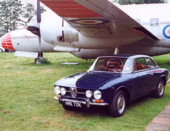 Alfa Romeo 1750 GT Veloce [UK-spec] (105.45) '1970–71