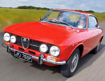 Alfa Romeo 1750 GT Veloce [UK-spec] (105.45) '1970–71