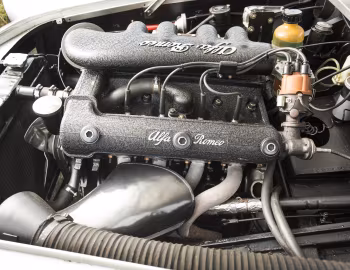 Sous la capuche Alfa Romeo 1900 Coupe Lugano by Ghia-Aigle (1484) '1957–59