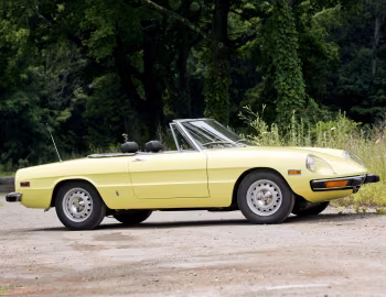 1972–74 Alfa Romeo 2000 Spider Veloce [North America] (115) '1971–74