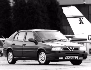 Alfa Romeo 33 16V [UK-spec] (907) '1992–94