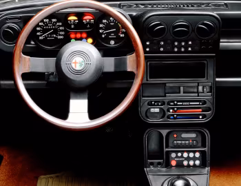 Panneau avant Alfa Romeo 33 Quadrifoglio Oro (905) '1983–86