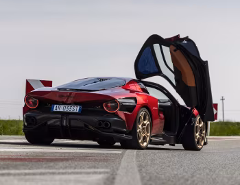 Alfa Romeo 33 Stradale (#00) '2024