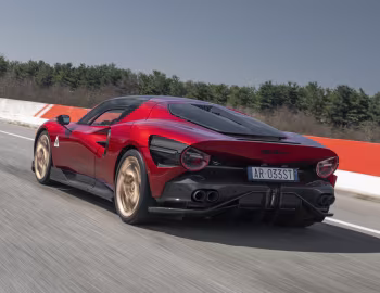 Alfa Romeo 33 Stradale (#00) '2024