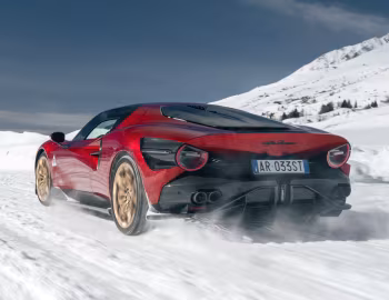 Alfa Romeo 33 Stradale '12.2024–pr.