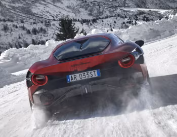 Alfa Romeo 33 Stradale '12.2024–pr.