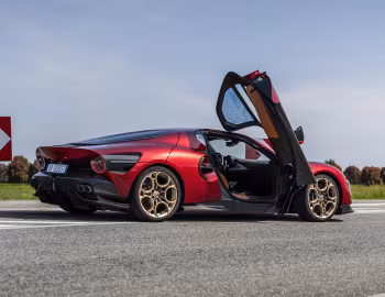 Alfa Romeo 33 Stradale (#00) '2024