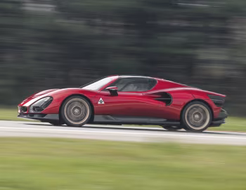 Alfa Romeo 33 Stradale (#00) '2024
