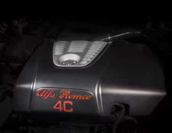 Sous la capuche 2015–18 Alfa Romeo 4C [North America] (960) '2014–18