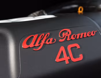 Alfa Romeo 4C [UK-spec] (960) '2014–19