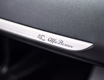 Alfa Romeo 4C [UK-spec] (960) '2014–19
