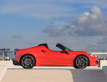 Alfa Romeo 4C Spider [UK-spec] (960) '2015–19