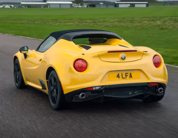 Alfa Romeo 4C Spider [UK-spec] (960) '2015–19