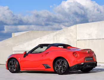 Alfa Romeo 4C Spider [UK-spec] (960) '2015–19