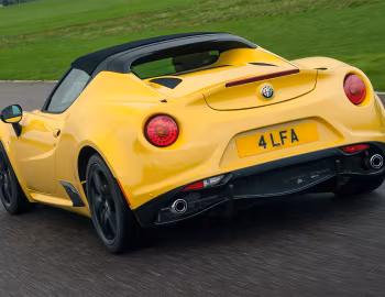 Alfa Romeo 4C Spider [UK-spec] (960) '2015–19
